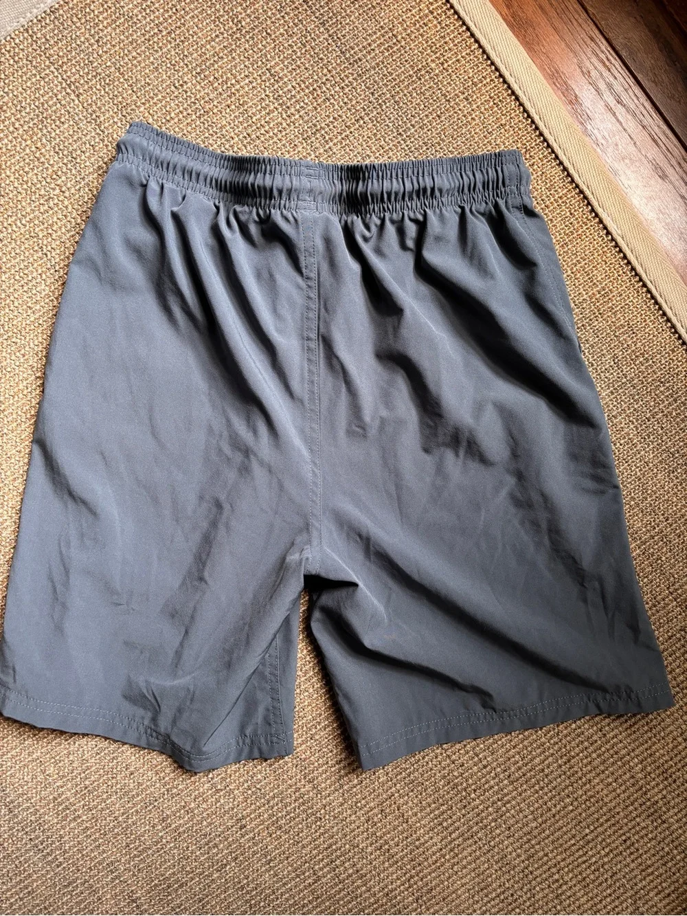 Under Armour Boys XL Dark Gray Tech Shorts